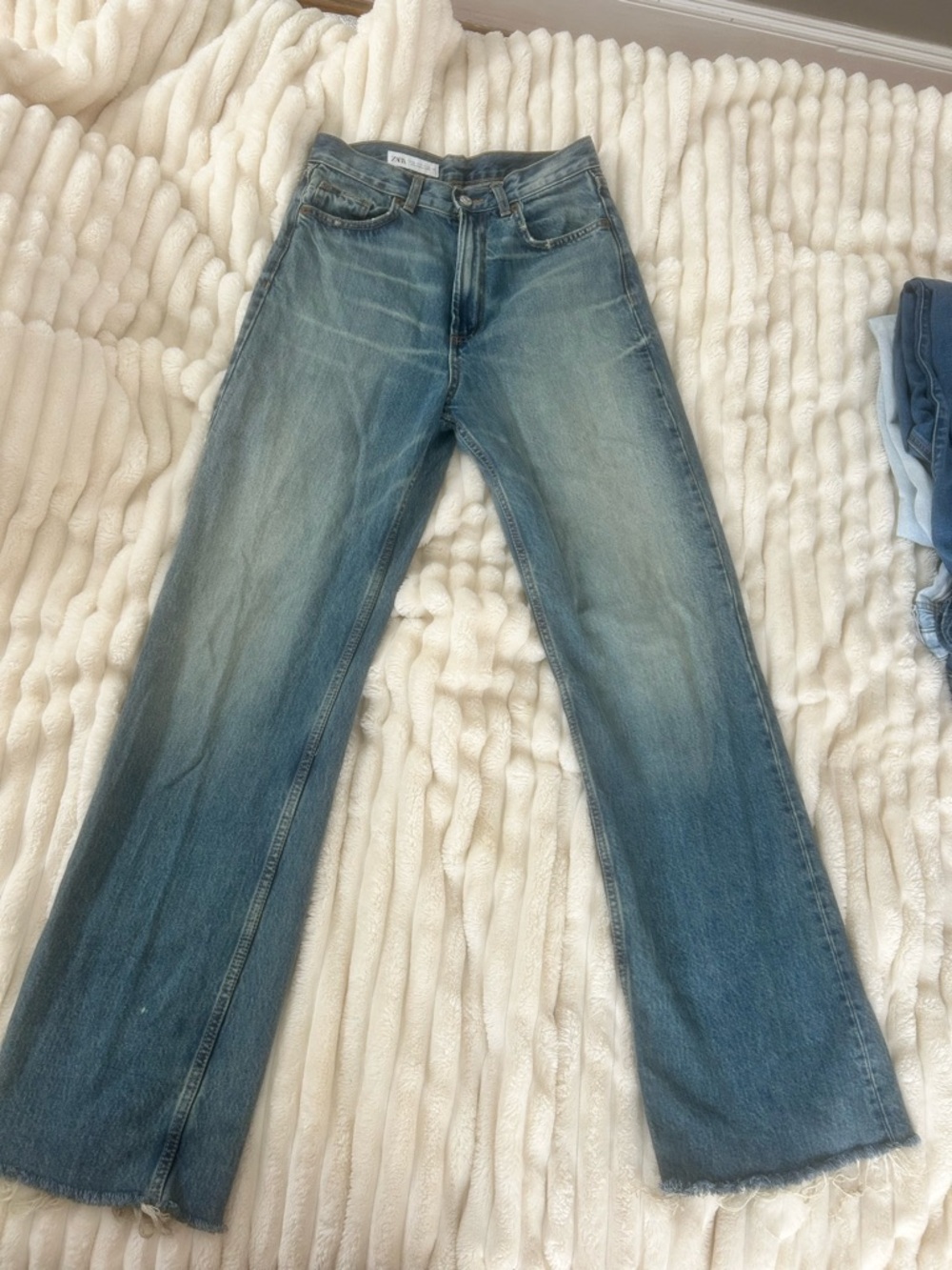 Zara Women’s Blue Washed Denim Jeans